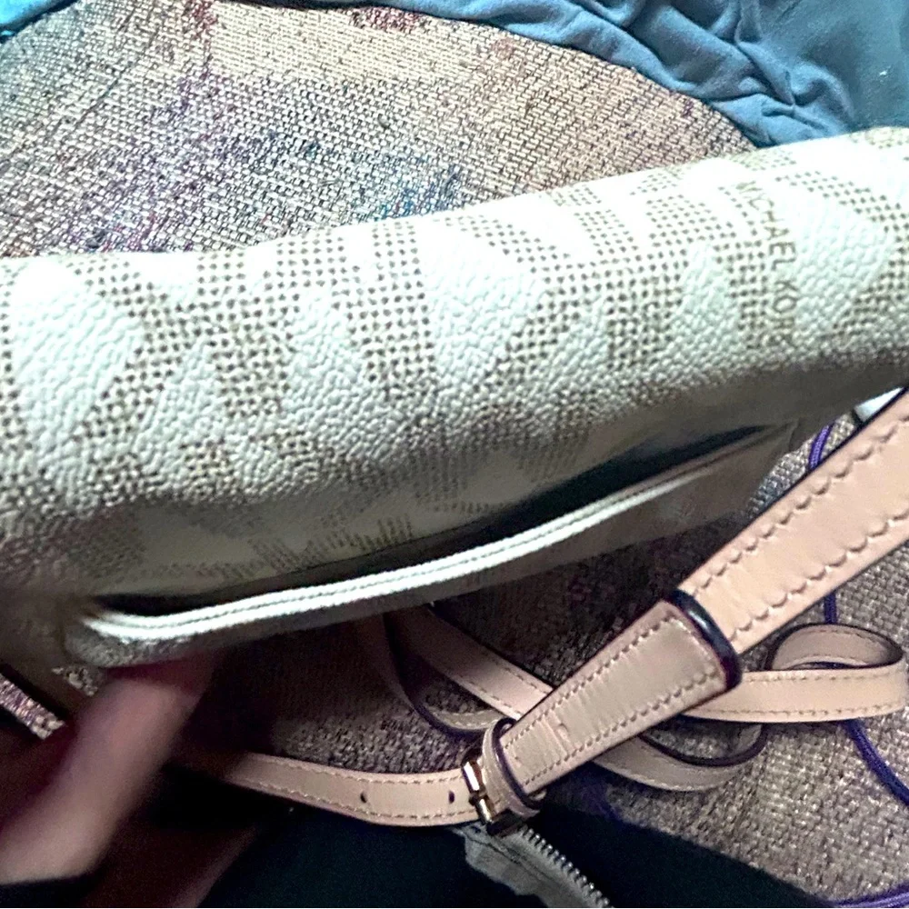 Michael Kors Small Crossbody Purse - Picture 5 of 7